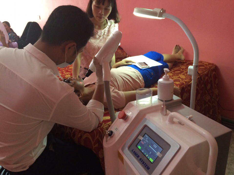 tri nam su dụng may bio laser superior